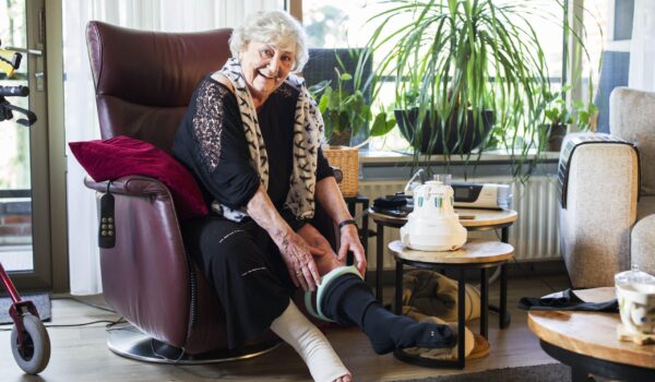 ‘Anders werken bij steunkousen’ van start: vooruitgang voor cliënt én zorgverlener in regio Rotterdam